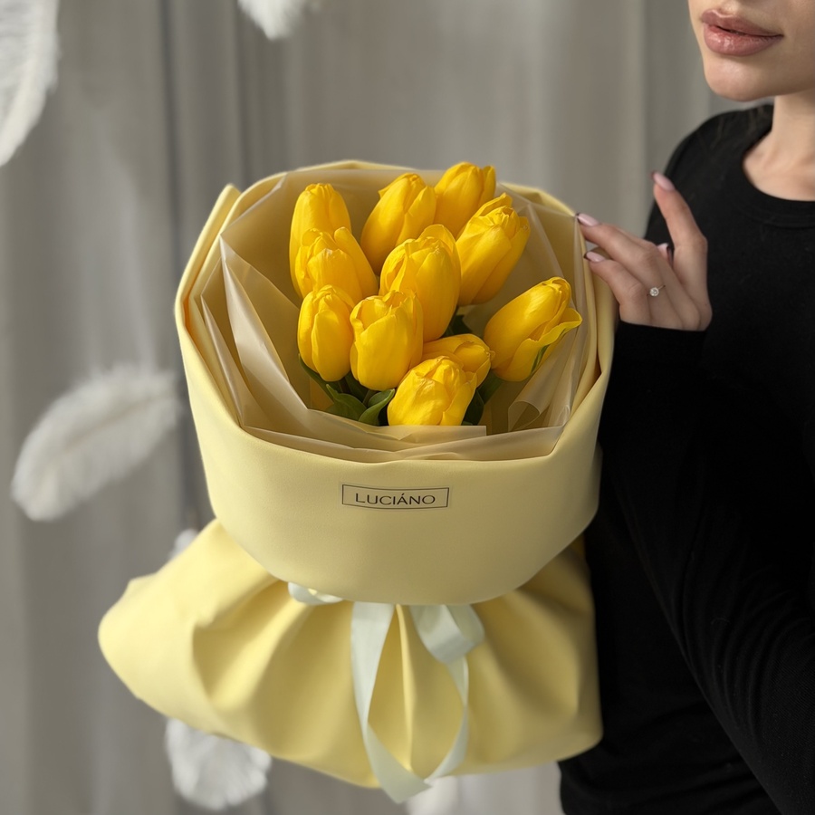 Моно-букет из желтых тюльпанов - 11 шт