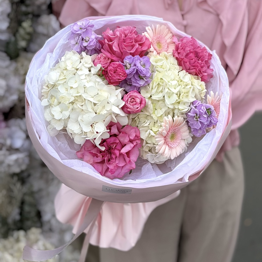 Авторский букет с розой Country Blues и маттиолой