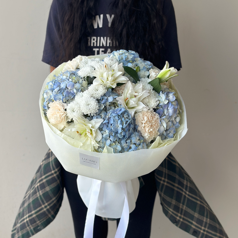 Авторский букет с сантини и лилиями