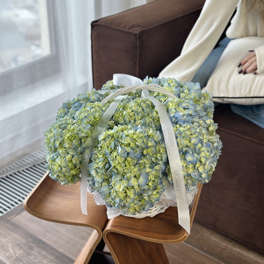 Композиция из гортензий