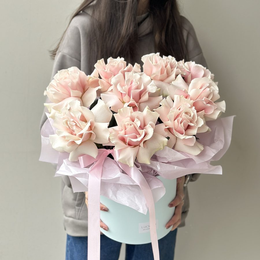 Моно-композиция из французских роз Pink Mondial - 9 шт