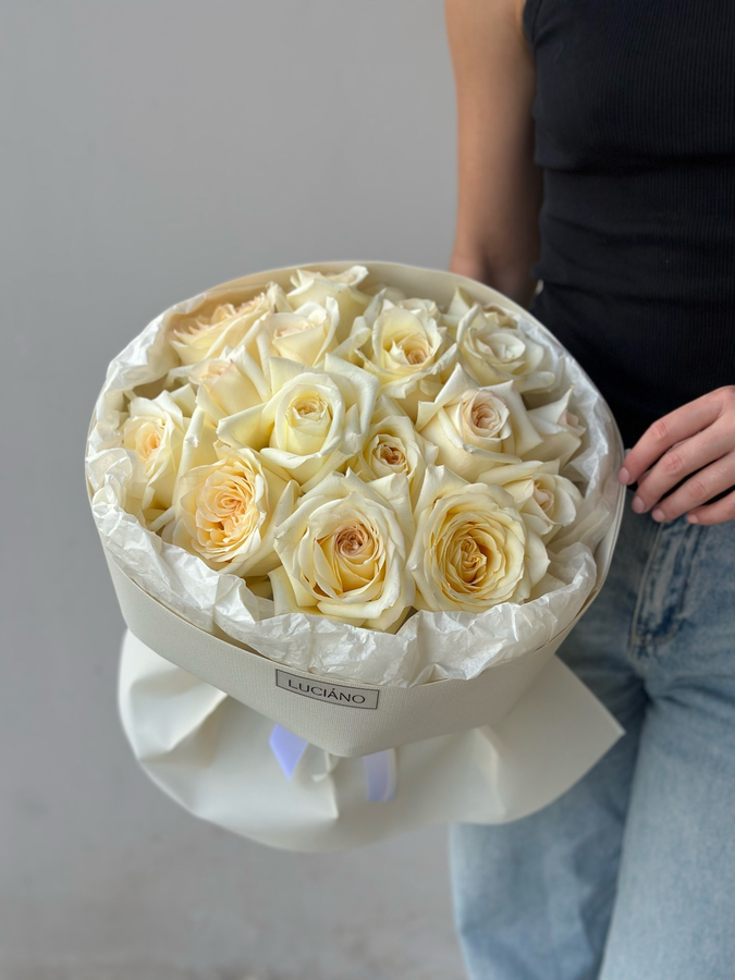 Моно букет из пионовидных роз Candlelight - 17 шт