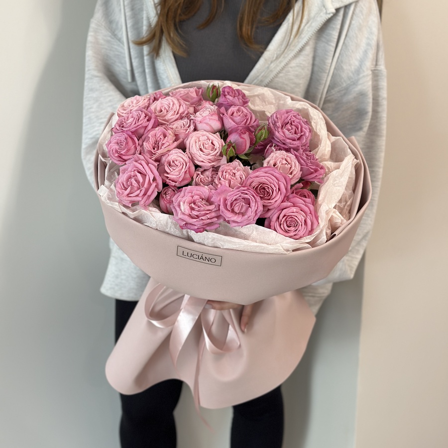 Моно букет из кустовых роз - 11 шт