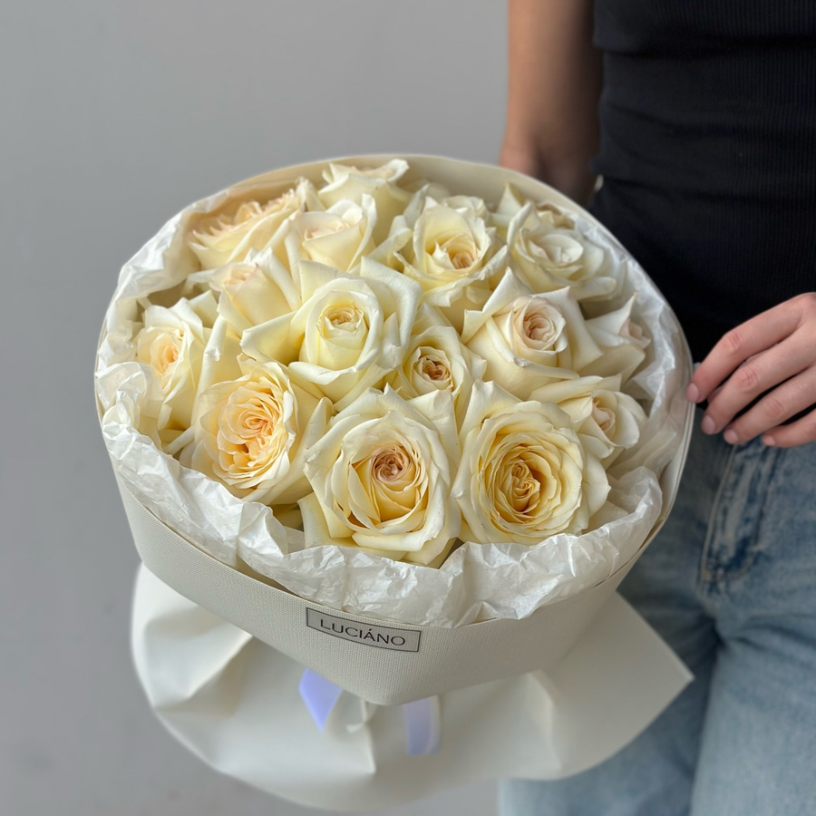 Моно-букет из пионовидных роз Candlelight - 17 шт