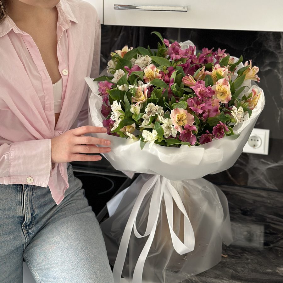 Моно букет из альстромерий - 21шт