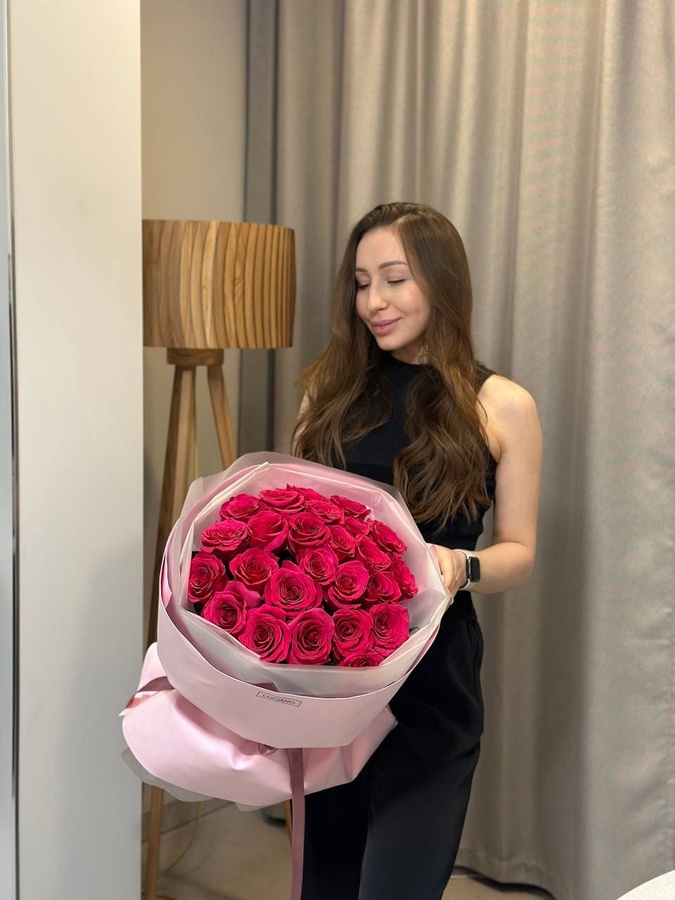 Моно букет из роз Gotcha - 25 шт