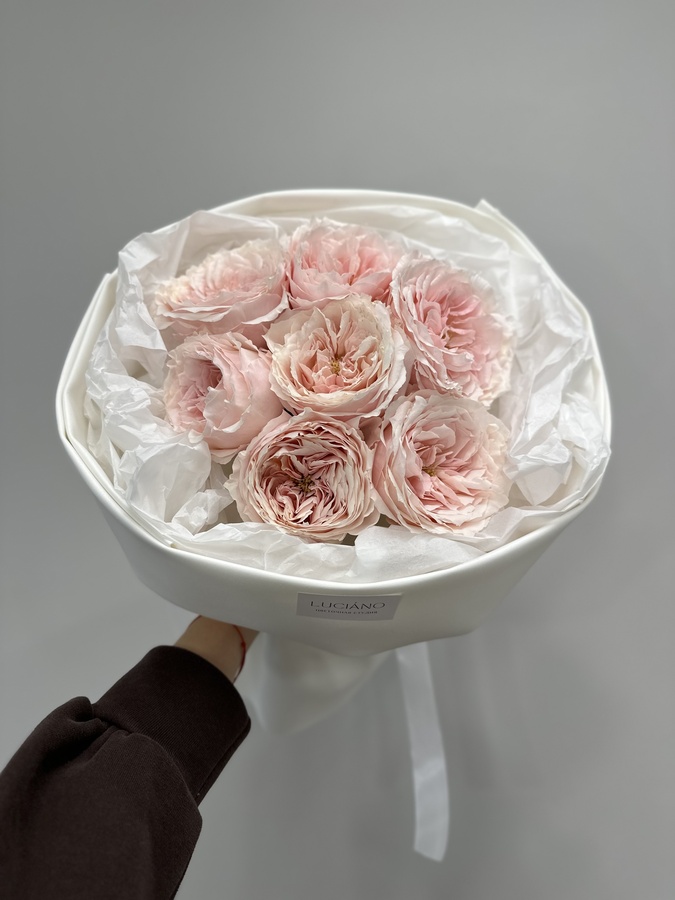 Моно букет из пионовидных роз Tsumugi -  7 шт