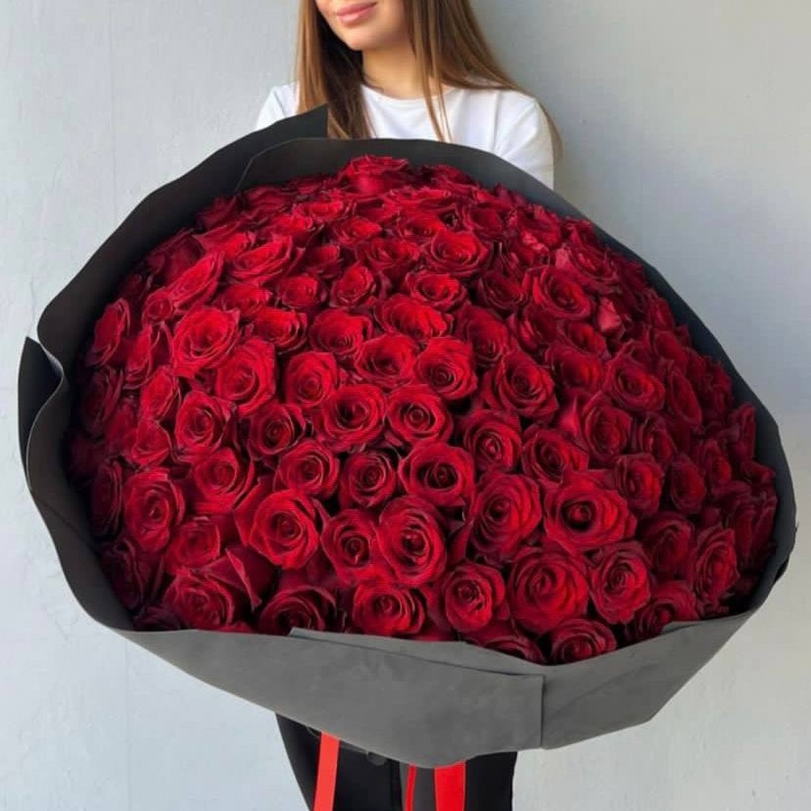 Моно букет из 151 розы