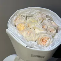 Моно-букет из роз сорта White O'Hara - 9 шт