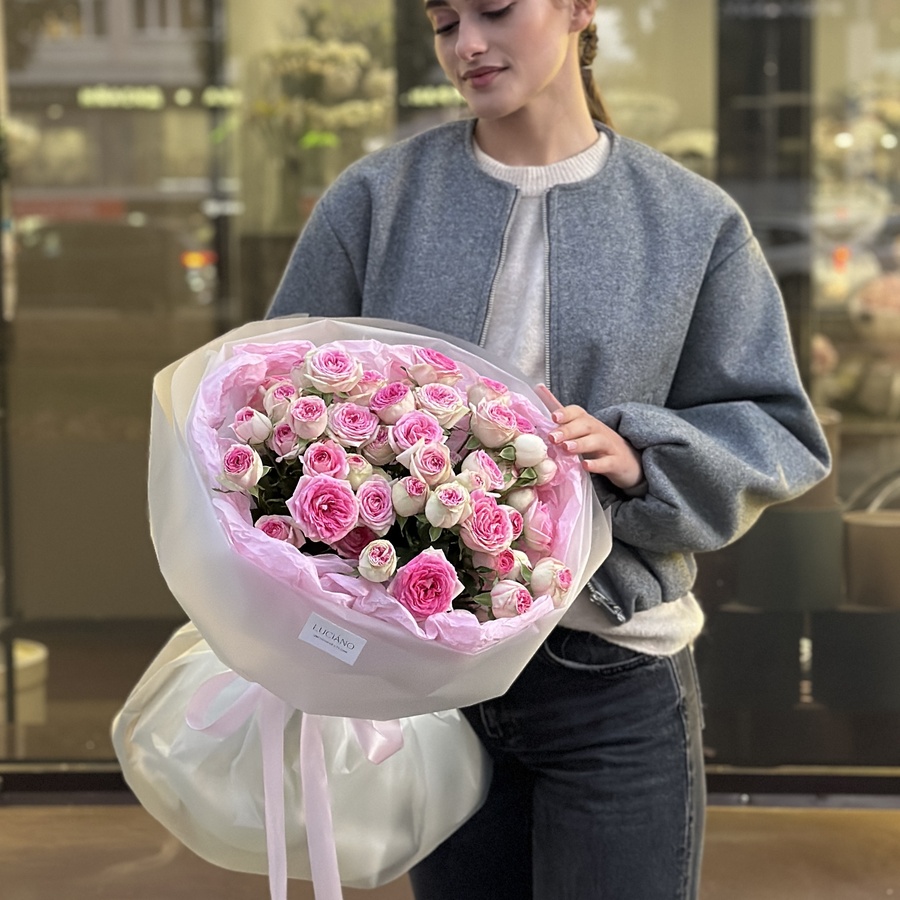 Кустовые розы 11шт