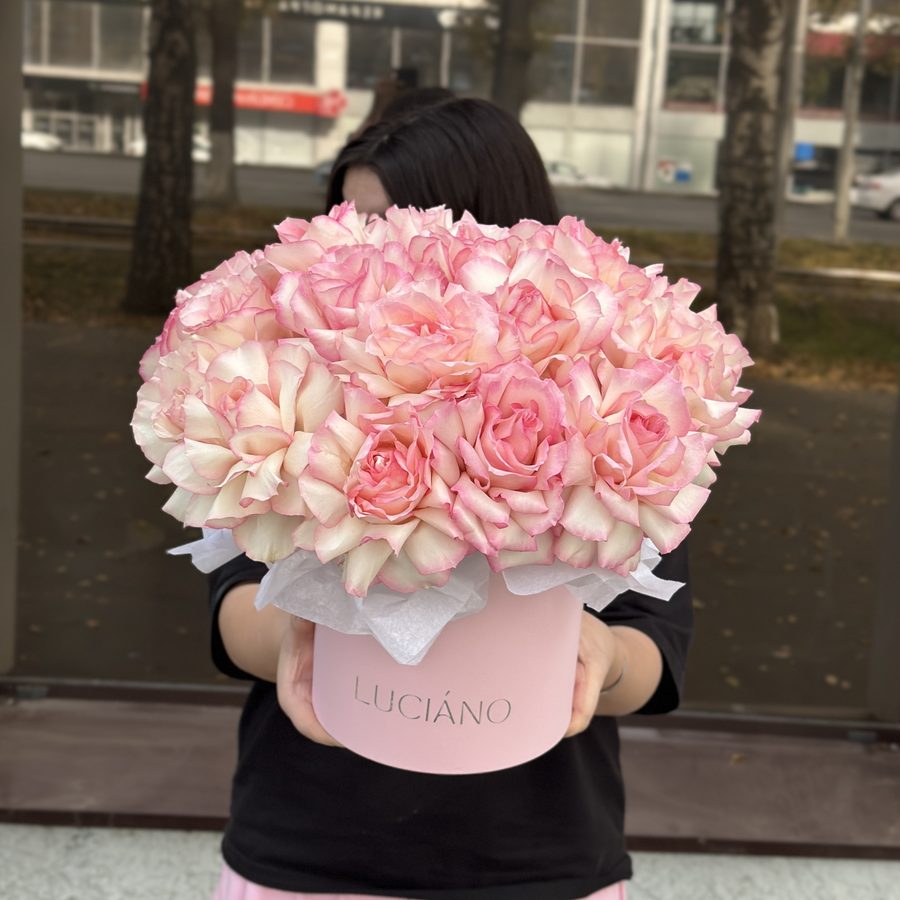 Моно-композиция из французских роз Esperance