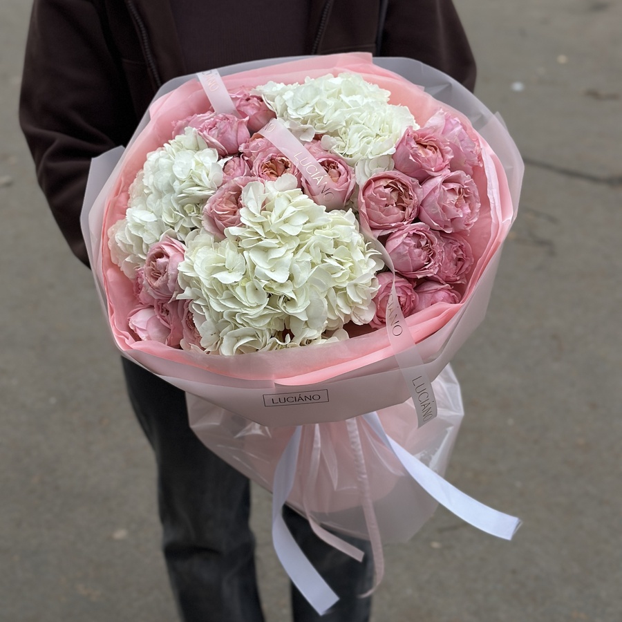 Дуо-букет из гортензий и розы Juliet