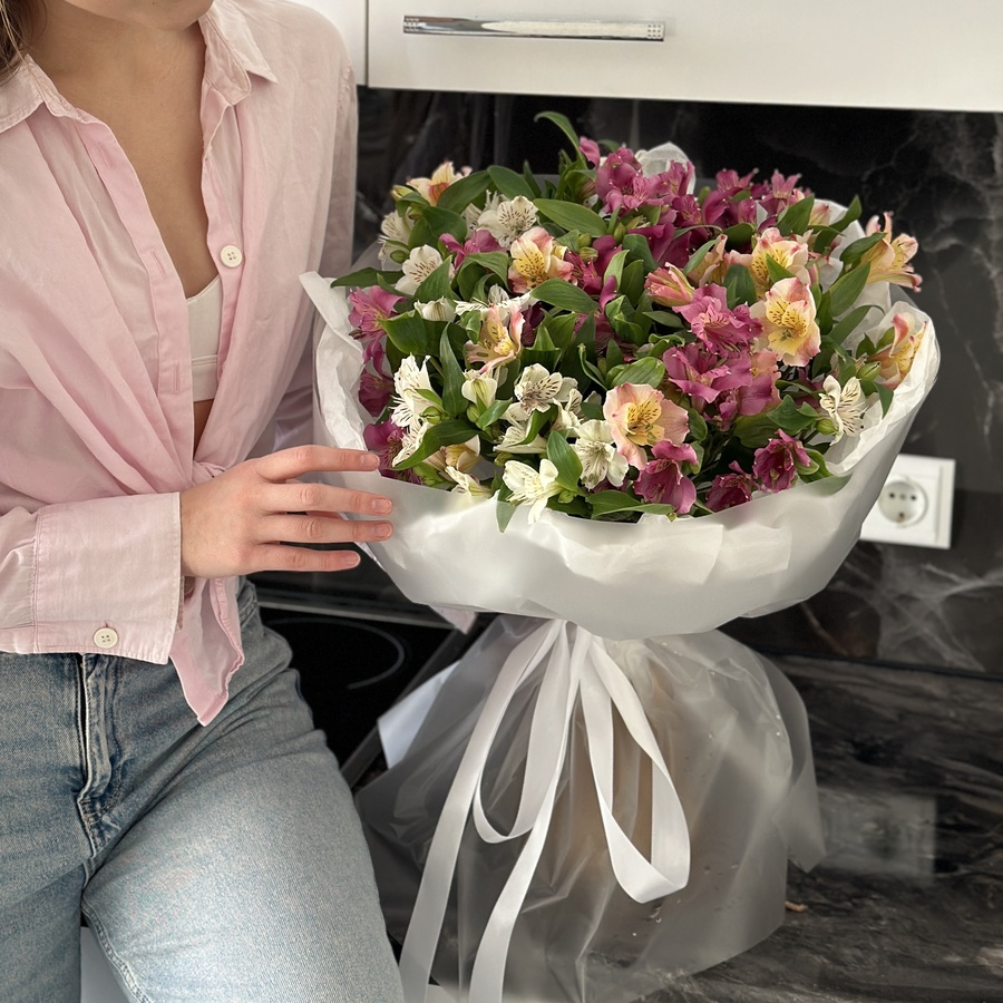 Моно букет из альстромерий - 21шт