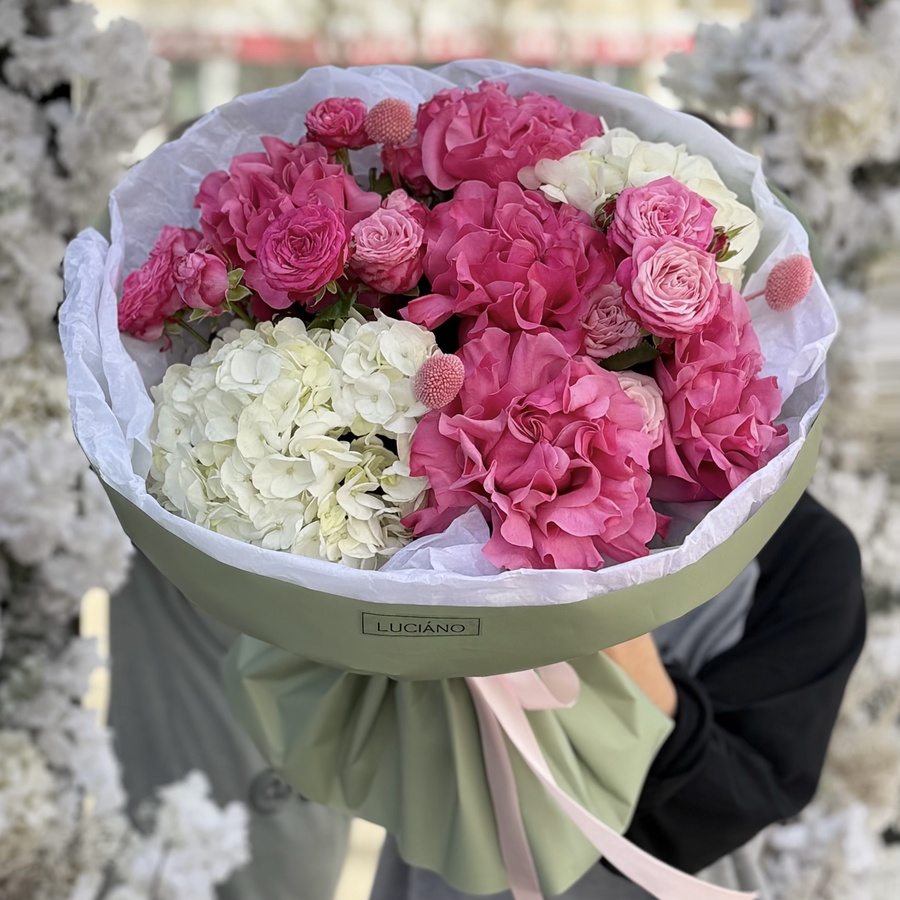 Авторский букет с розой Country Blues и краспедией