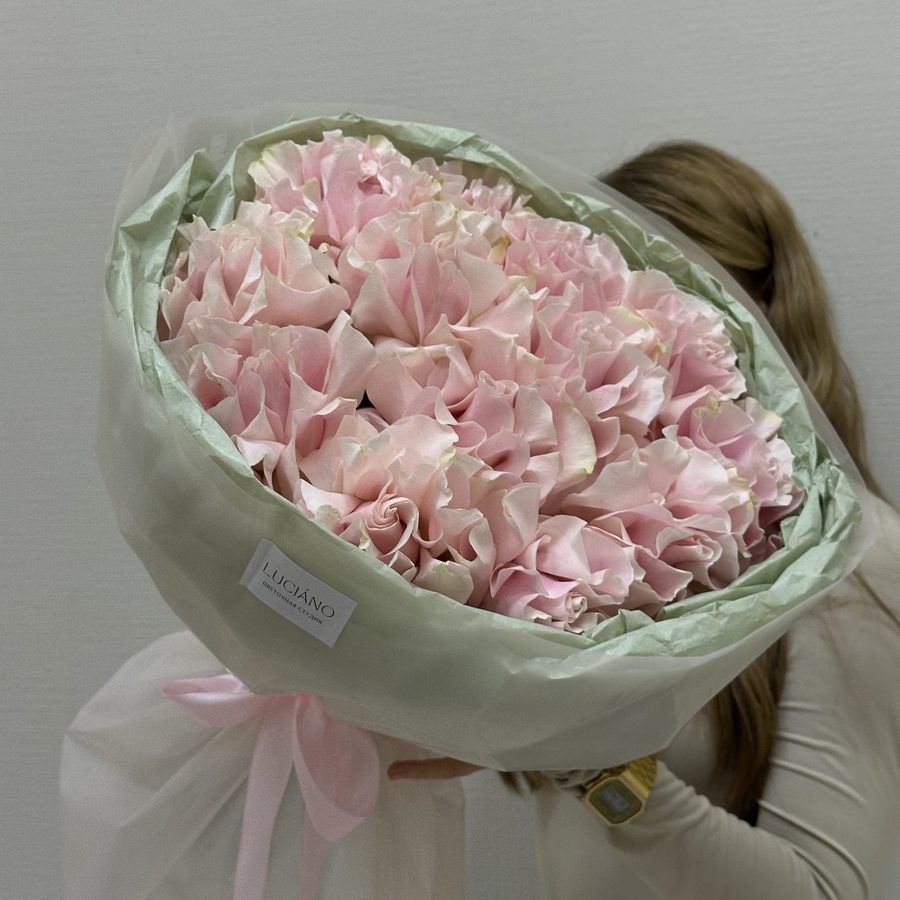 Моно-букет из французских роз Pink Mondial - 13 шт
