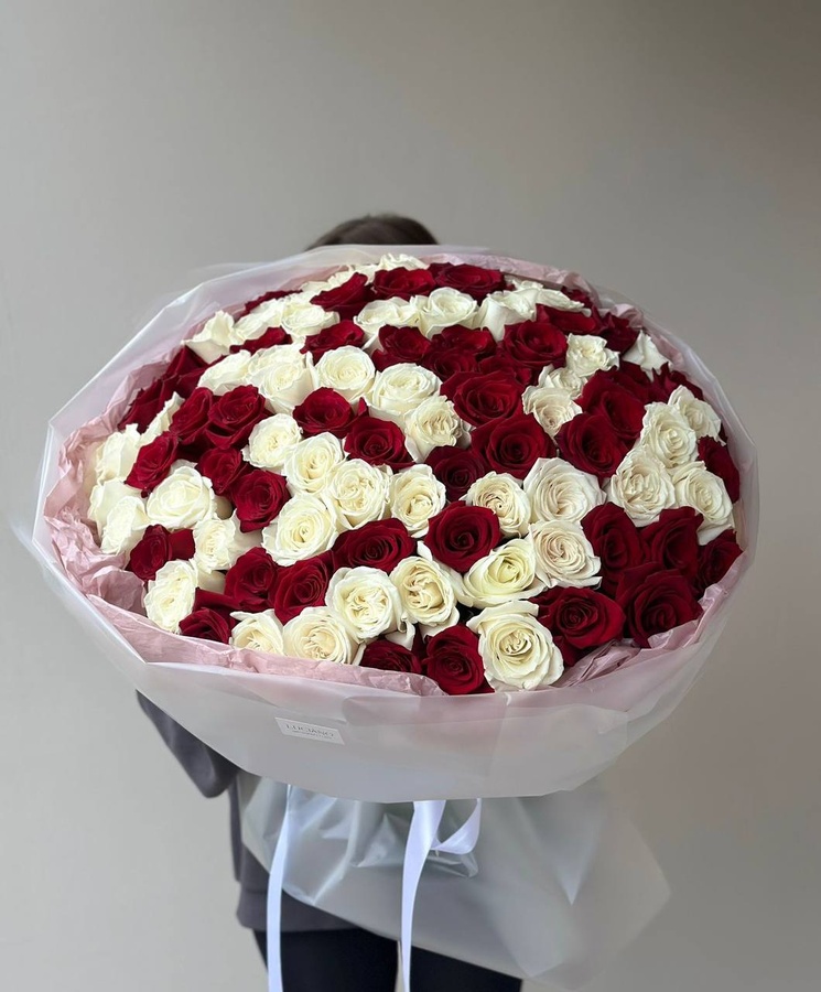 Моно букет из 101 розы