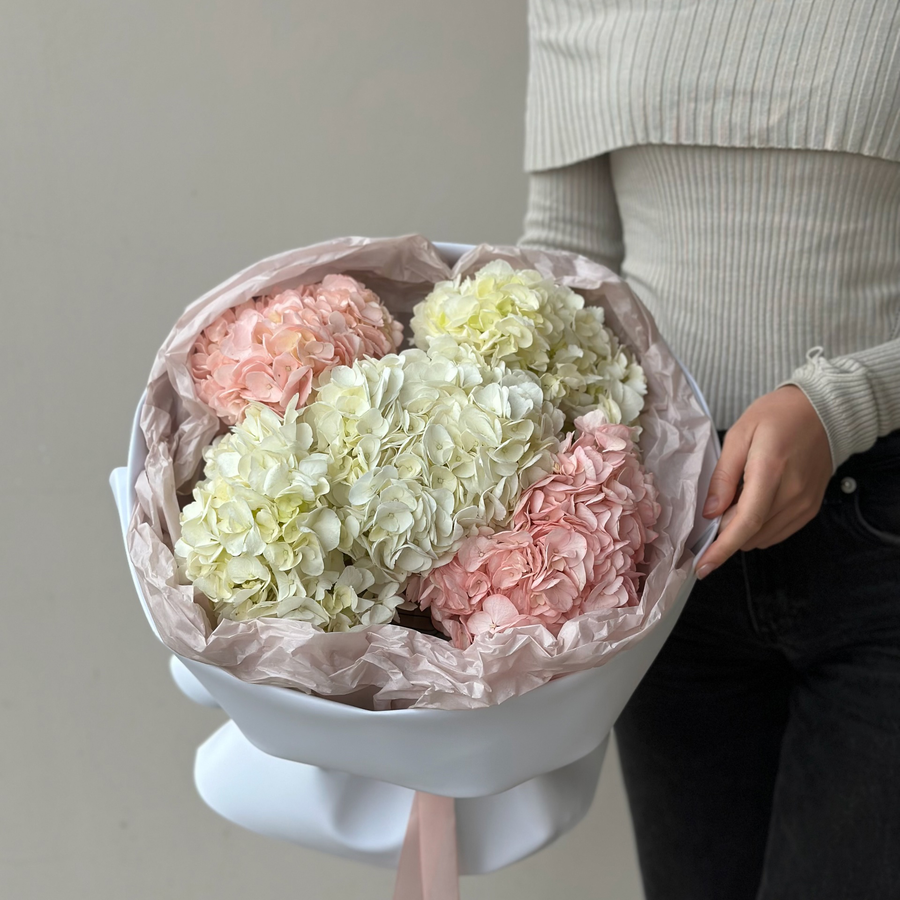 Моно букет из гортензий - 5 шт