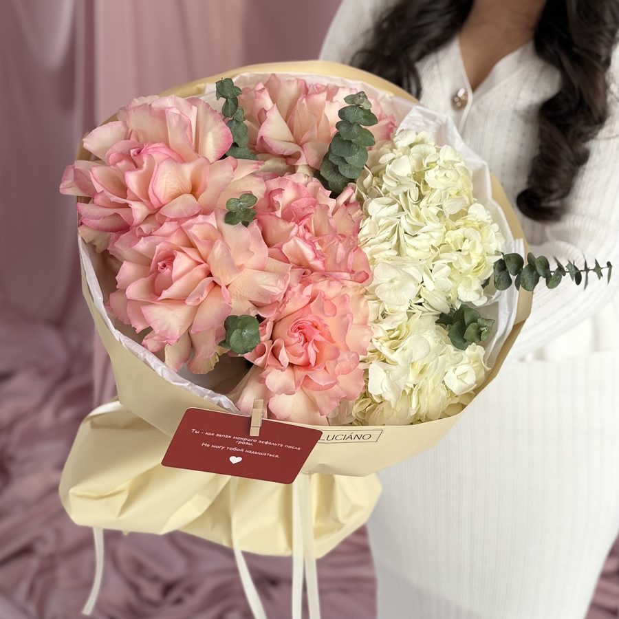 Дуо-букет из гортензий и роз Esperance с эвкалиптом