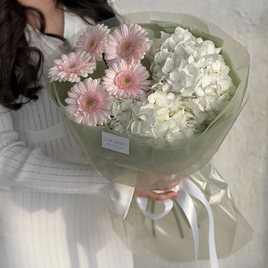 Дуо-букет из гортензий и гермини