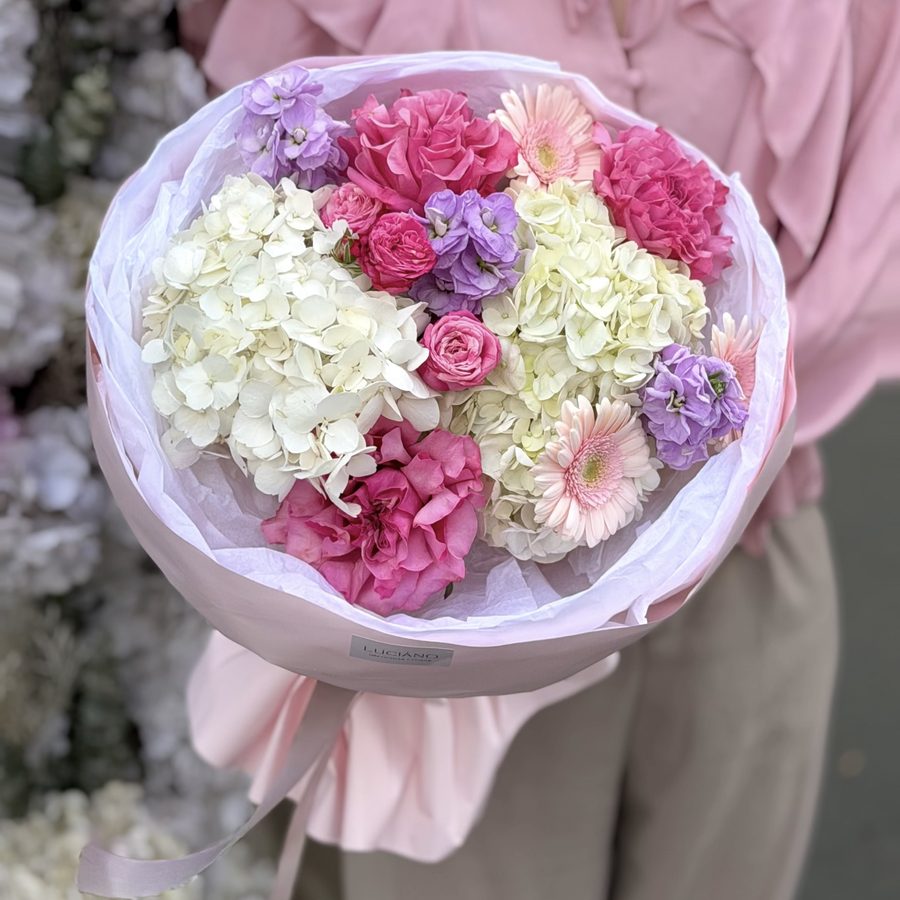 Авторский букет с розой Country Blues и маттиолой