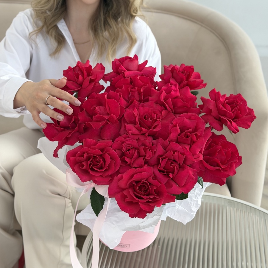 Моно-композиция из французских роз Gotcha - 15 шт