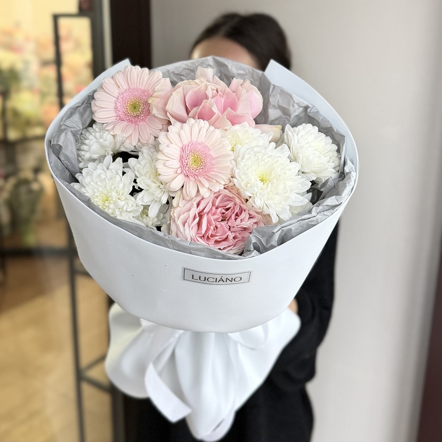 Авторский букет с хризантемой Алтай