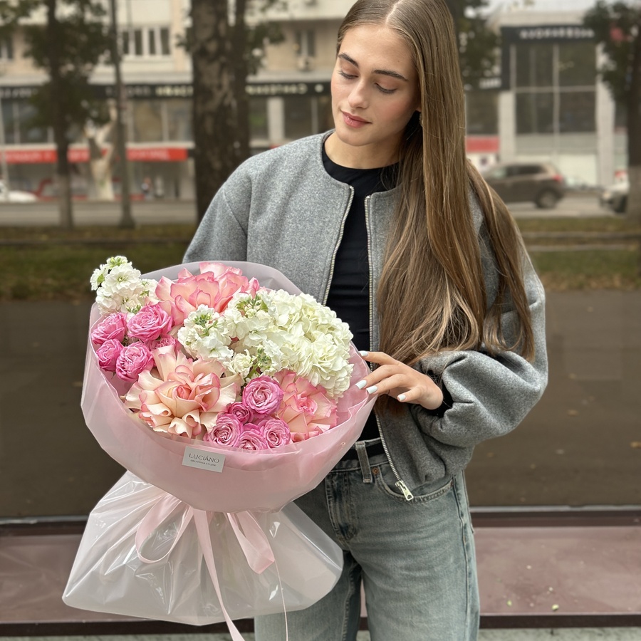 Авторский букет с французскими розами