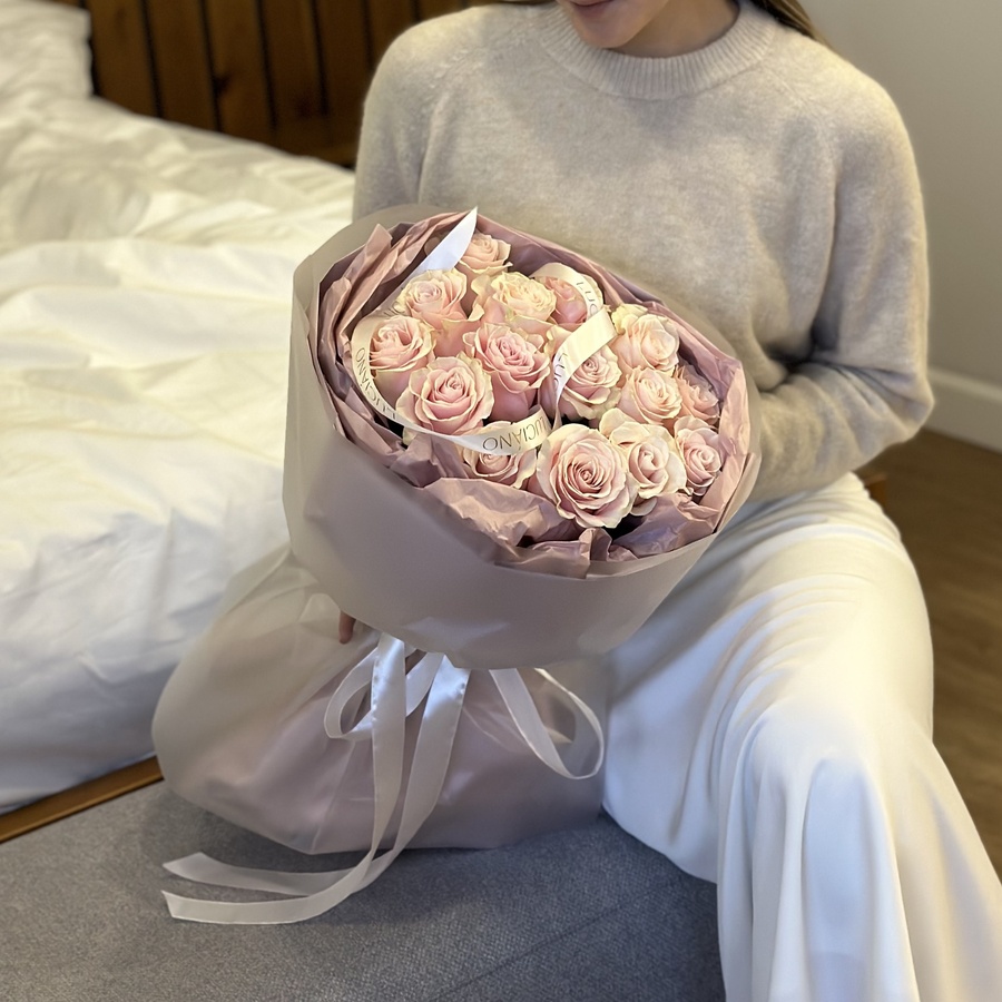 Моно-букет из роз Pink Mondial - 15 шт