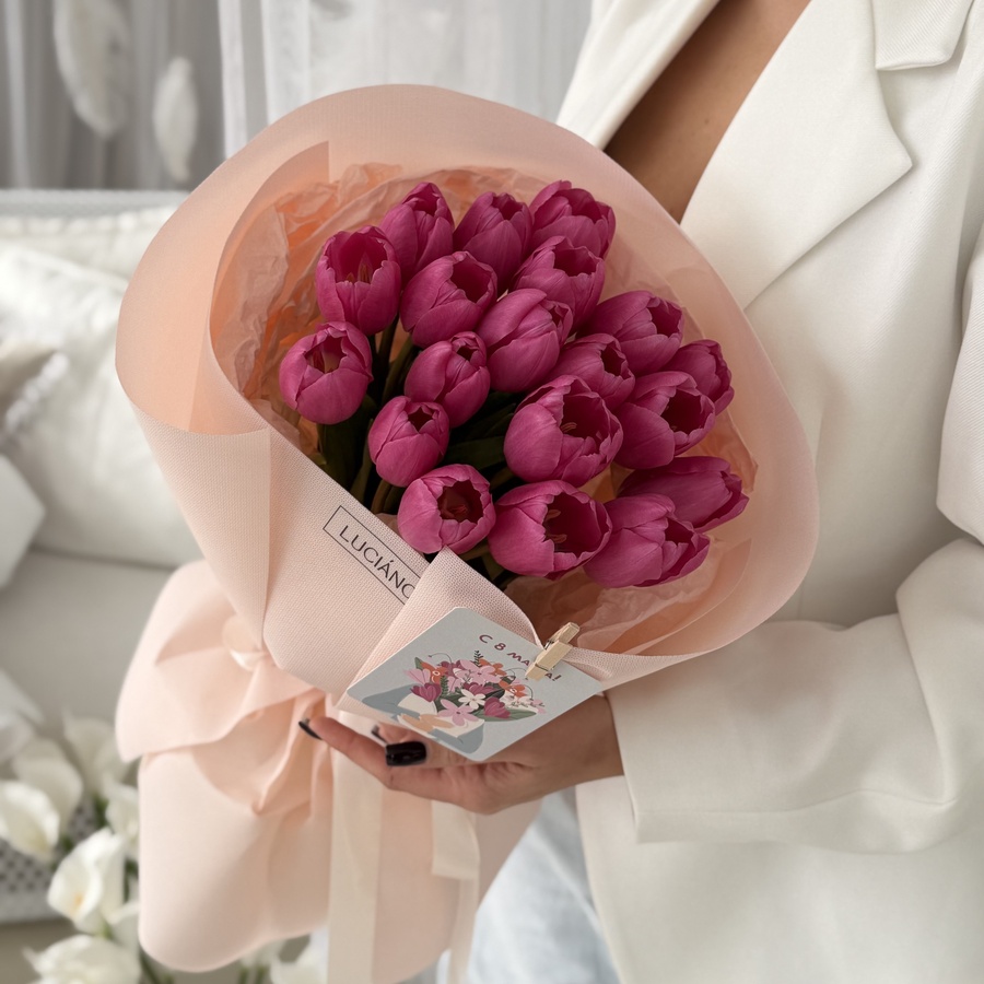 Моно-букет из розовых тюльпанов - 19 шт