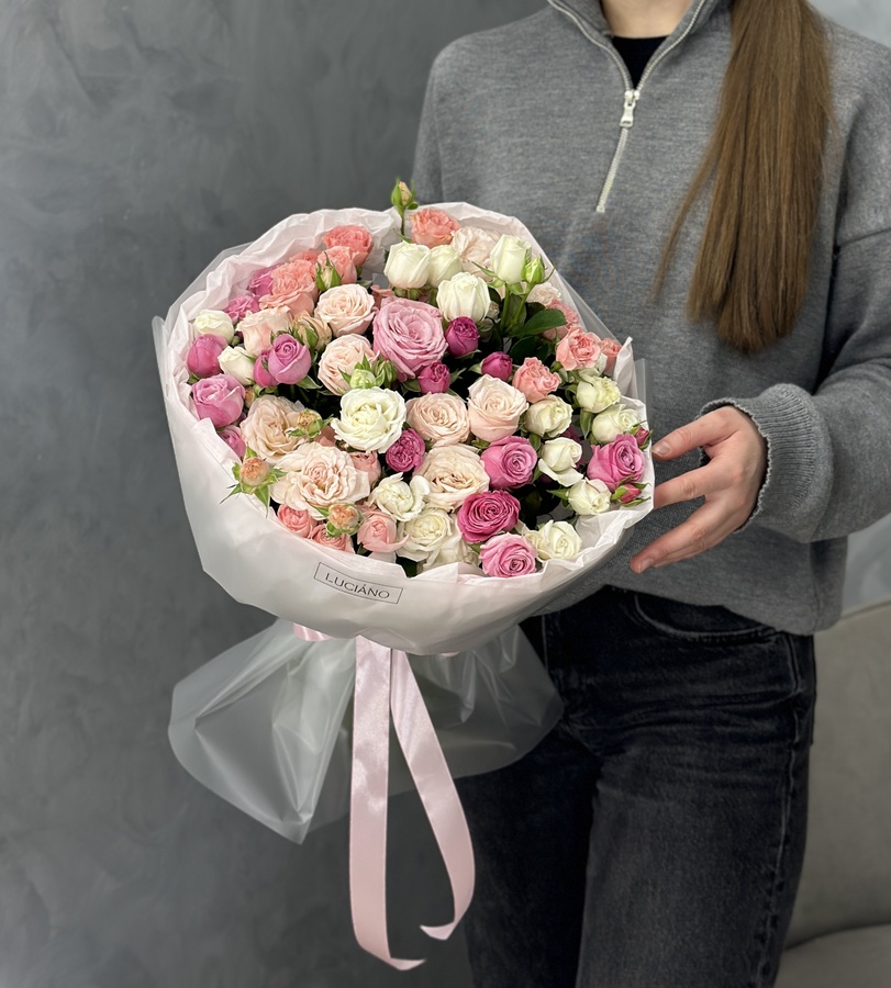 Моно букет из кустовых роз - 21 шт