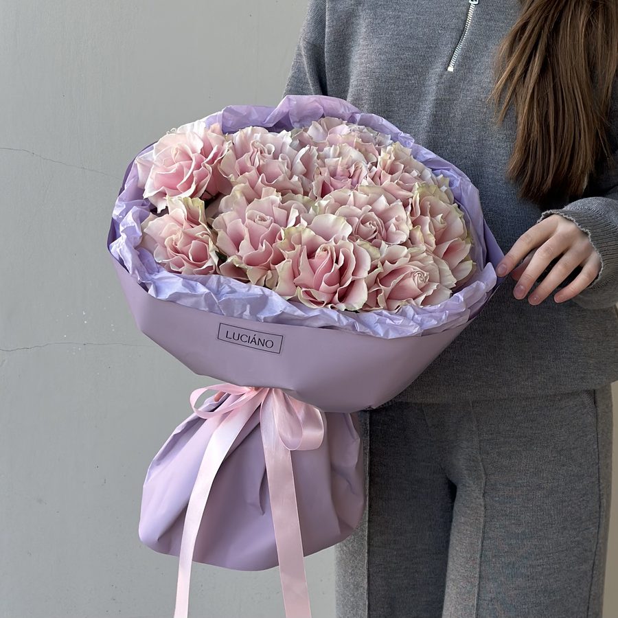 Моно-букет из французских роз Pink Mondial - 11шт