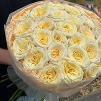 Моно-букет из роз сорта Candle Light - 29 шт