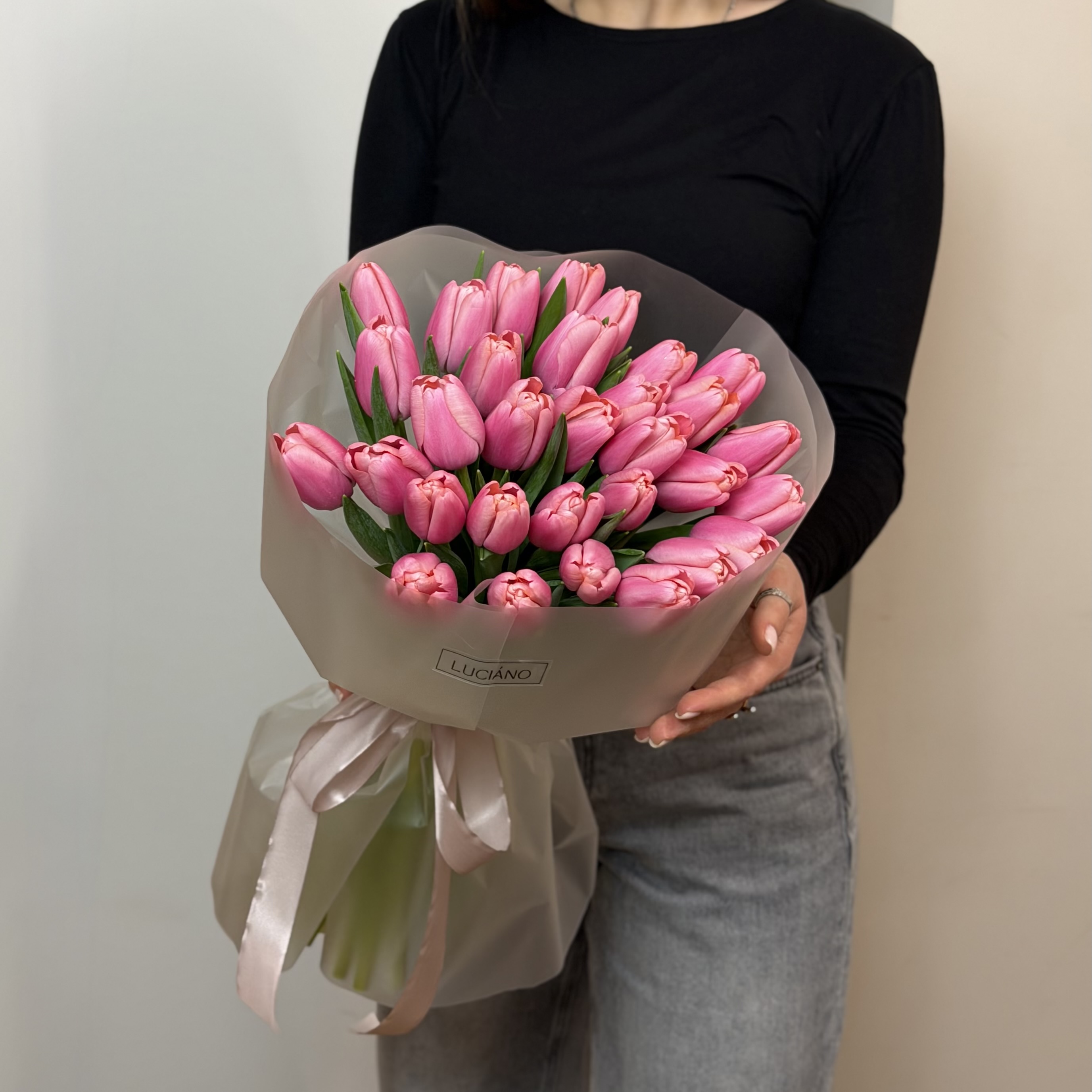 Моно-букет из розовых тюльпанов - 31 шт